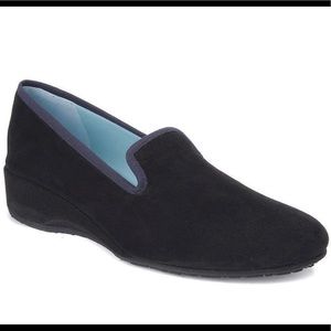 Thierry Rabotin Ziggy Black Suede/Navy Trim shoes size 38.5